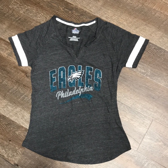 Philadelphia Eagles women’s v-neck tee size small - Picture 1 of 5